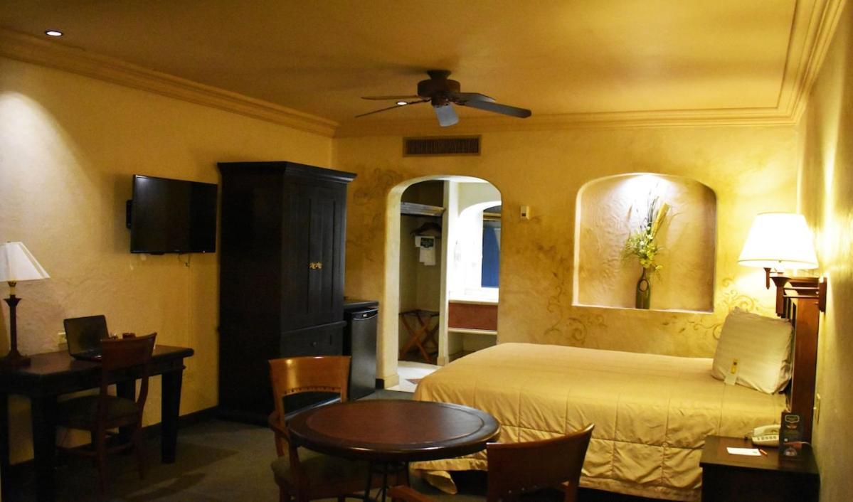 Hotel Siesta Real Мехикали Екстериор снимка