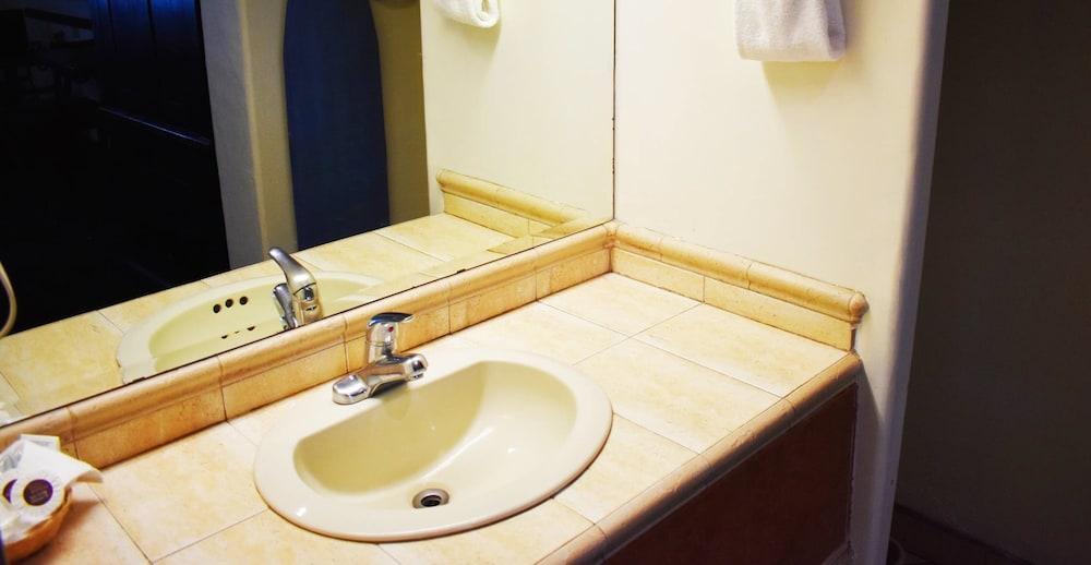 Hotel Siesta Real Мехикали Екстериор снимка
